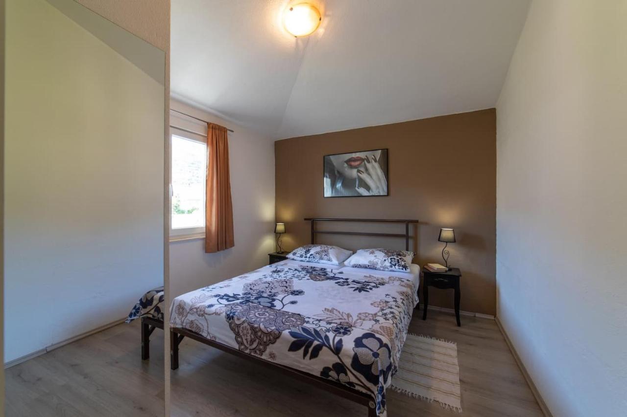 Holiday Home Chester With Heated Pool Kaštela Zewnętrze zdjęcie