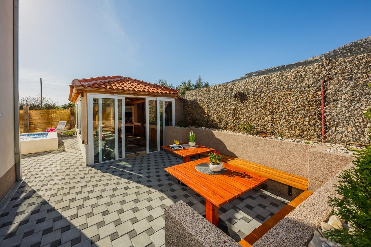 Holiday Home Chester With Heated Pool Kaštela Zewnętrze zdjęcie